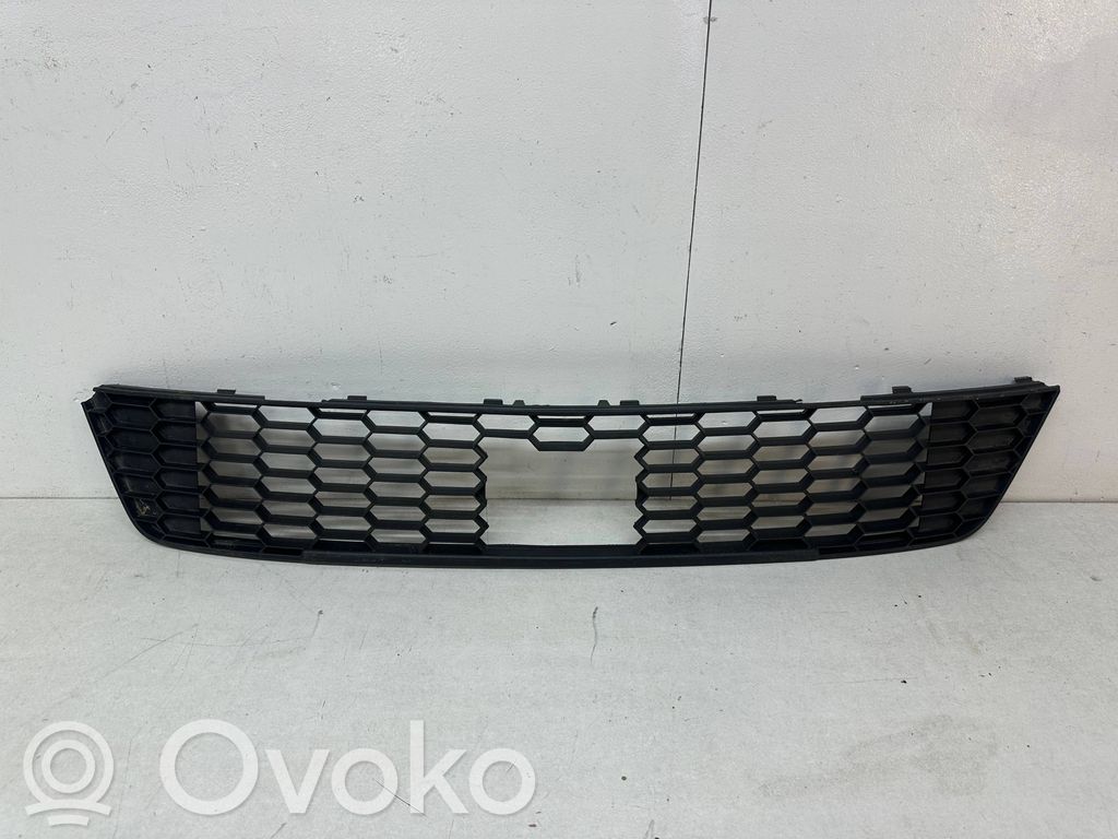 Skoda Octavia Mk3 (5E) Kratka dolna zderzaka przedniego 