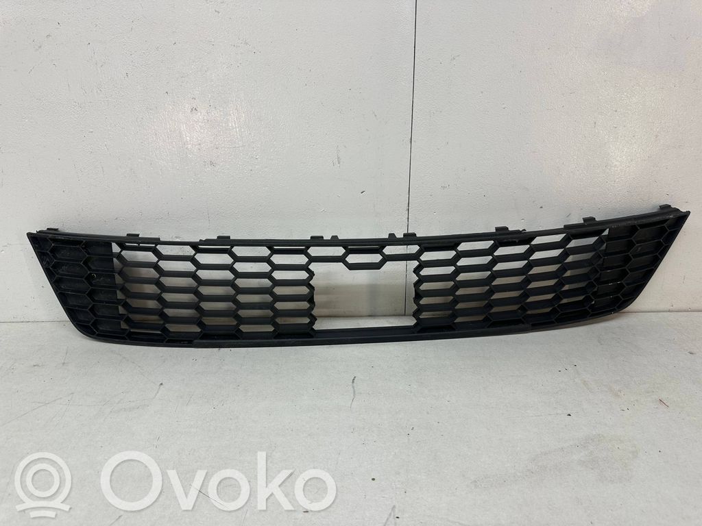Skoda Octavia Mk3 (5E) Kratka dolna zderzaka przedniego 