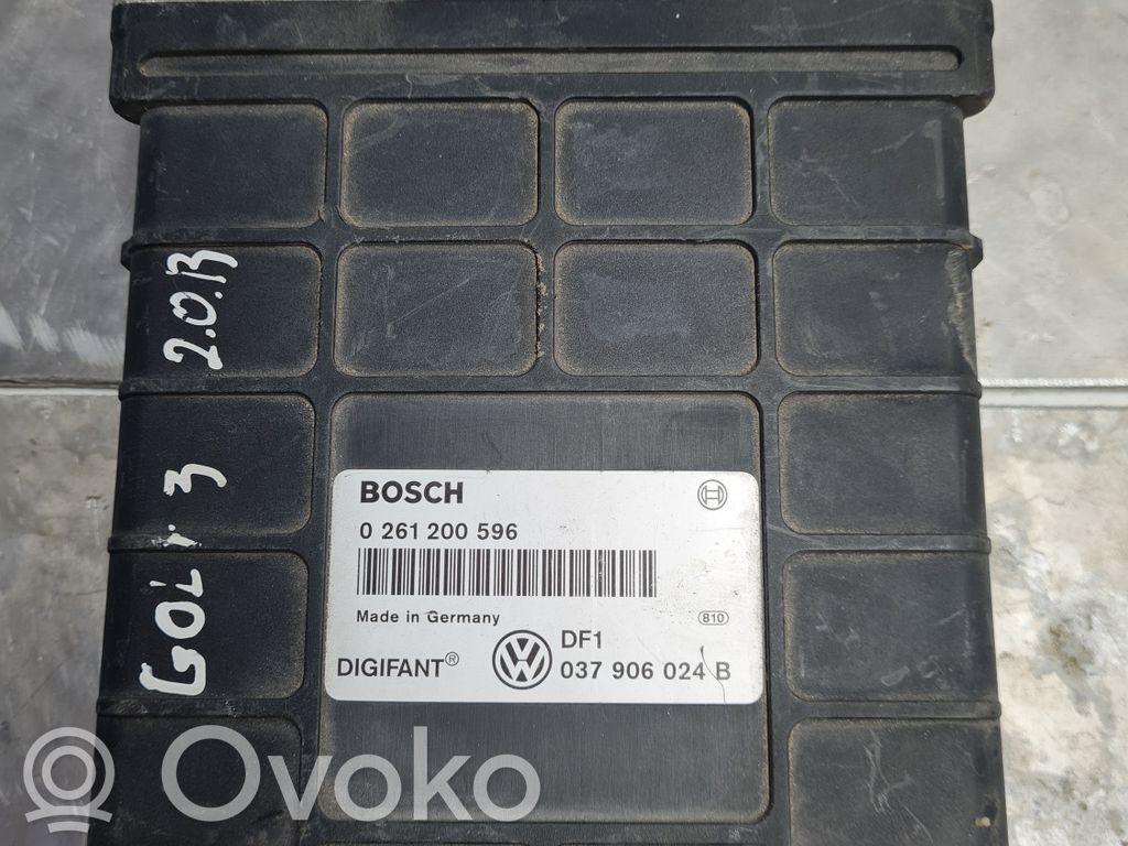 Volkswagen Golf III Engine control unit/module 
