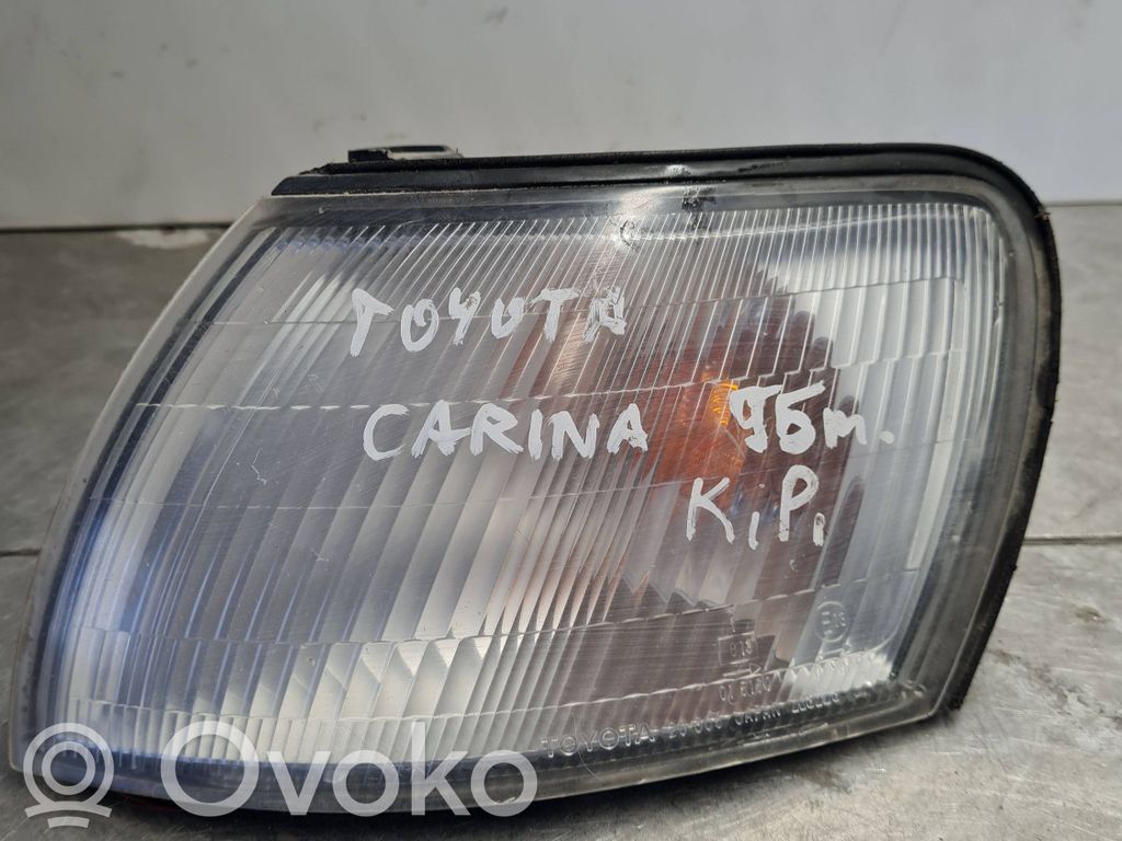 Toyota Carina T210 Kierunkowskaz przedni 