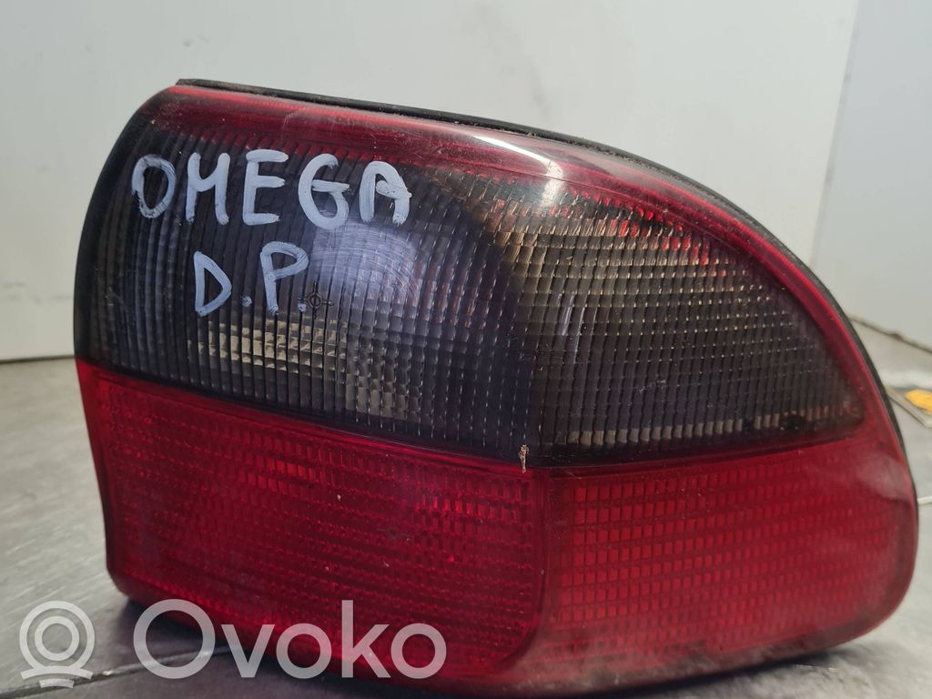 Opel Omega B1 Luz trasera/de freno 