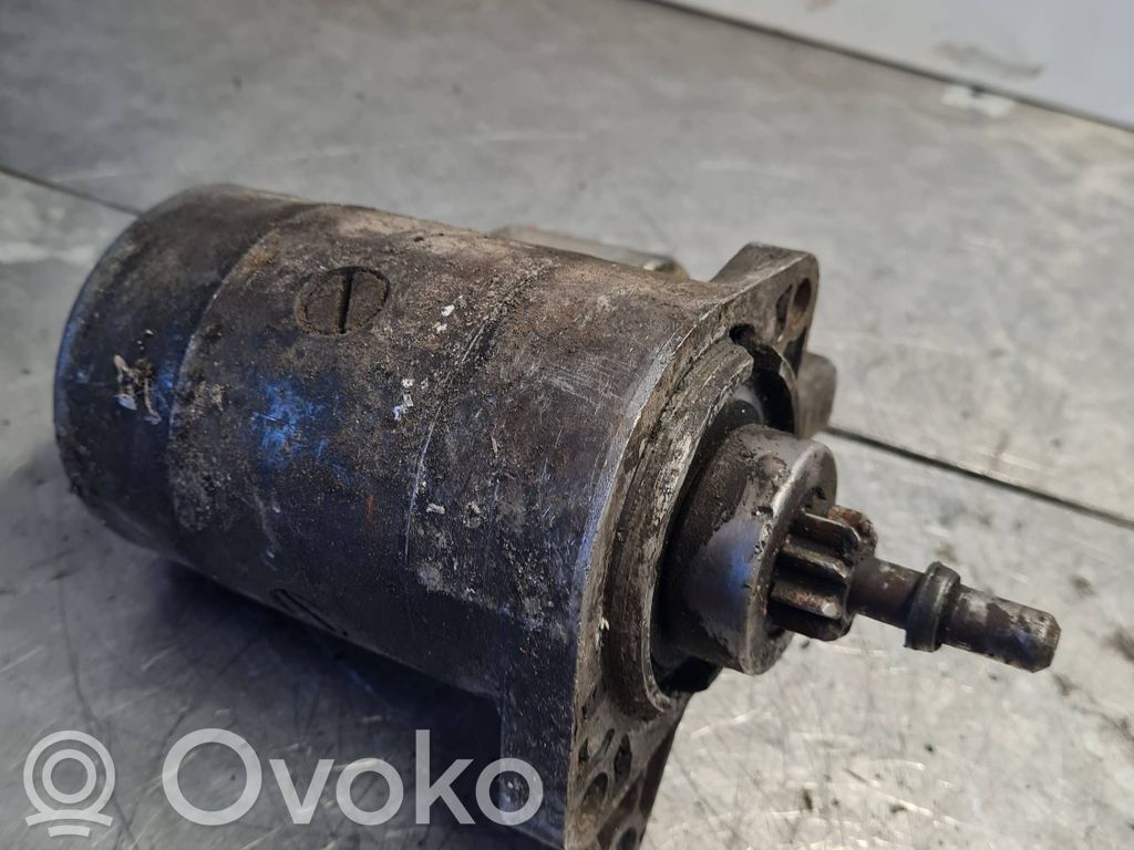 Volkswagen PASSAT B2 Rozrusznik 