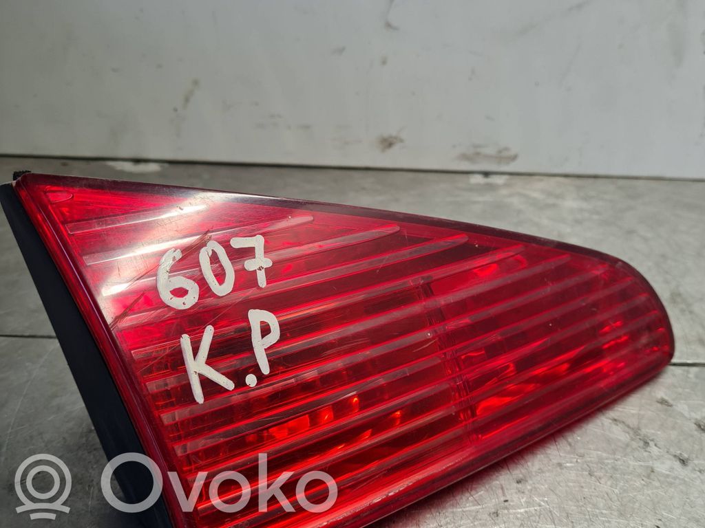 Peugeot 607 Задний фонарь в кузове 