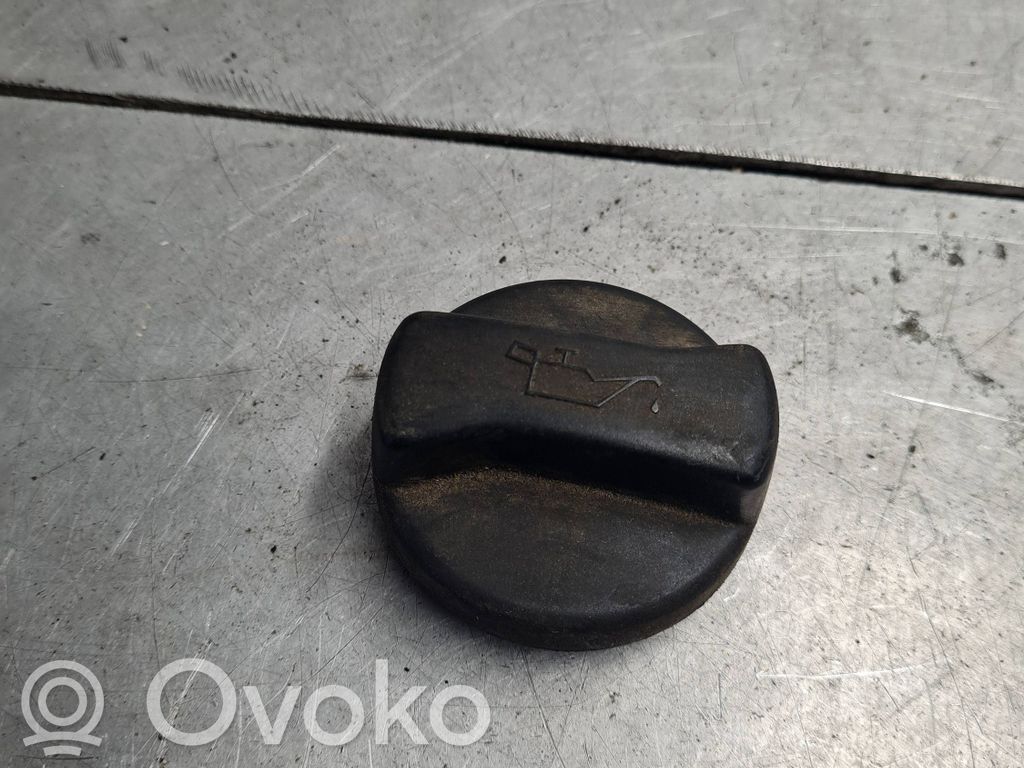 Audi A3 S3 8L Korek wlewu oleju 