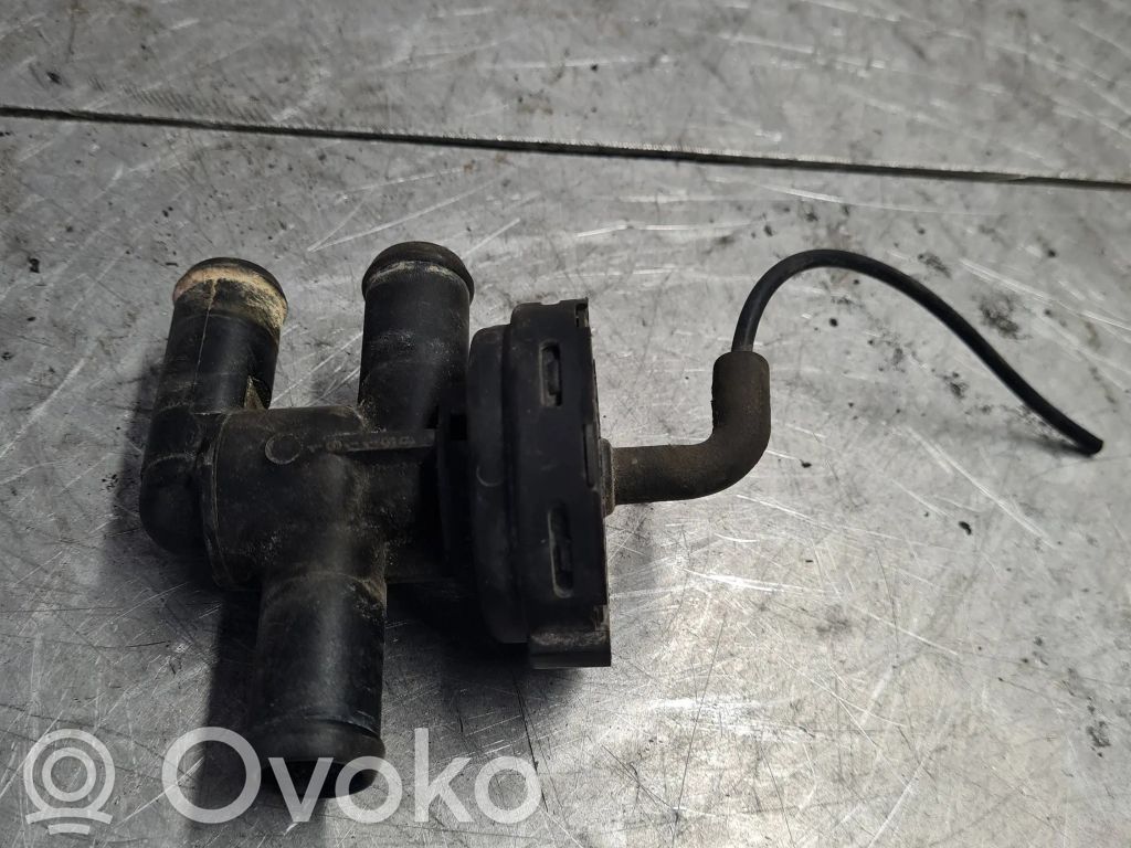 Opel Omega B1 Engine coolant pipe/hose 