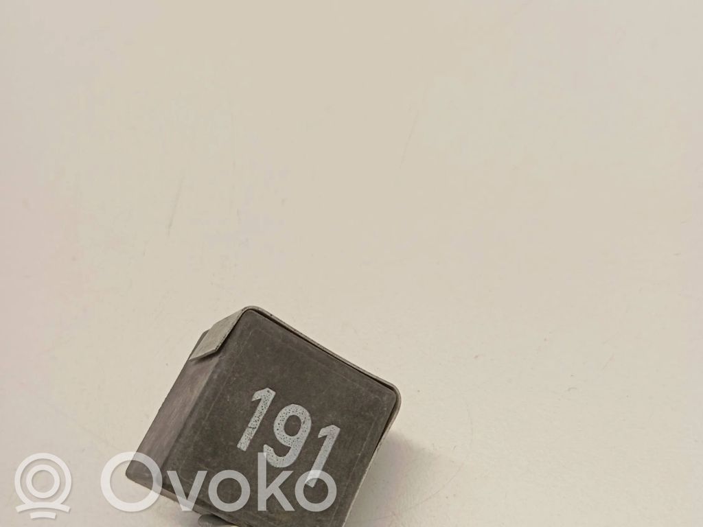 Audi 80 90 B3 Inne przekaźniki 