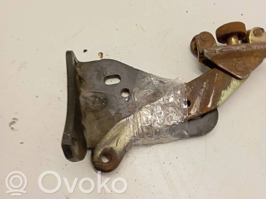 Volkswagen Transporter - Caravelle T5 Prowadnica rolkowa drzwi bocznych / przesuwanych / Zawias dolny 