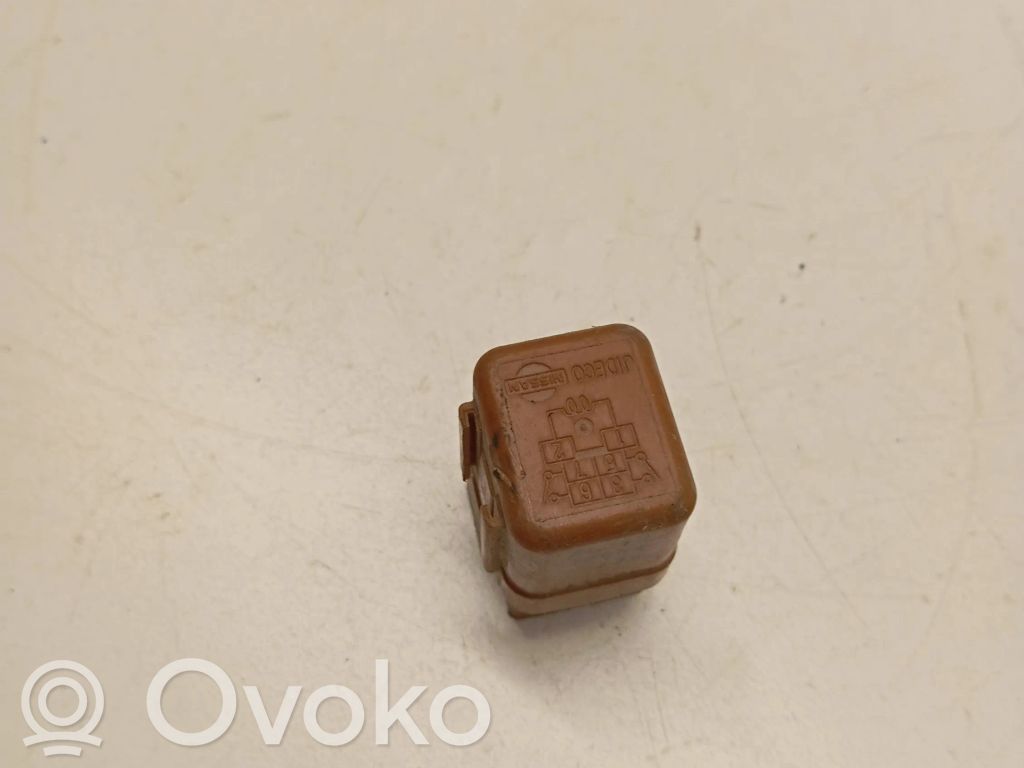 Nissan Primera Kita rėlė 