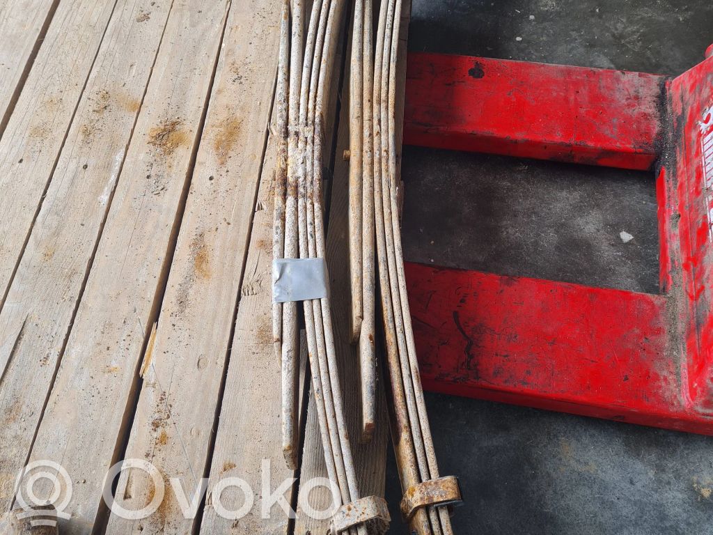 Rear leaf spring