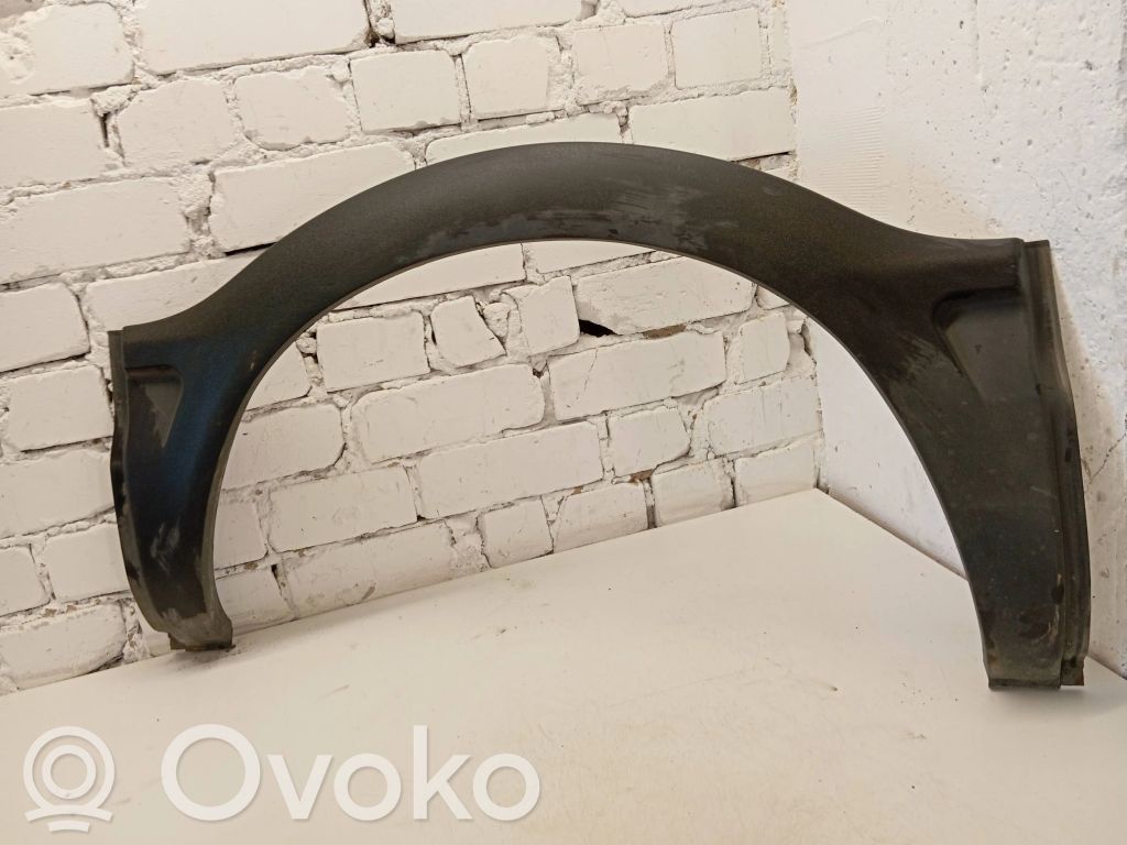 Iveco Daily 35.8 - 9 Fender trim (molding) 