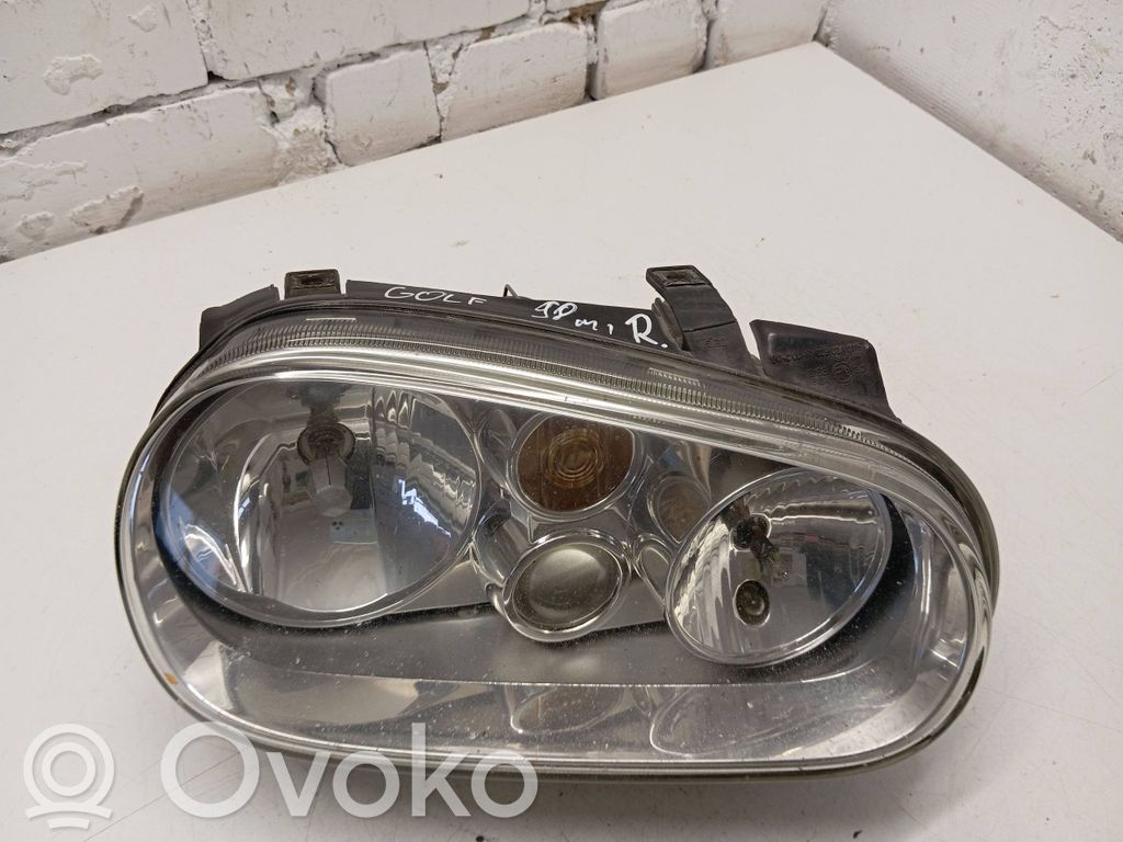 Volkswagen Golf IV Headlight/headlamp 