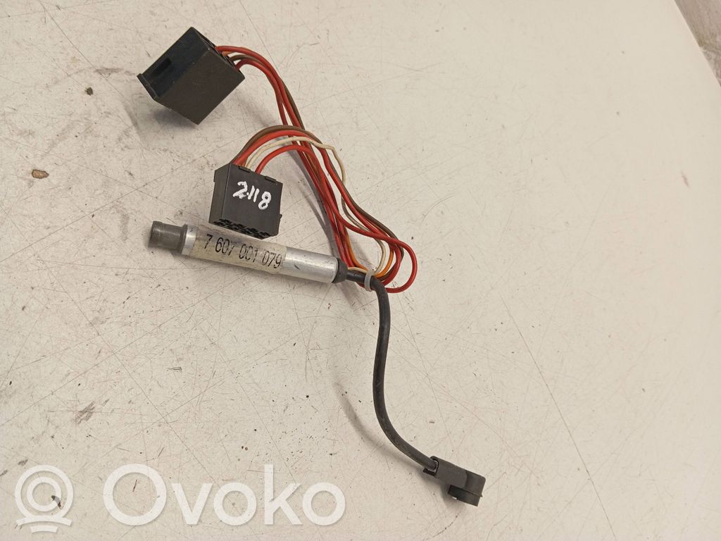 Audi A4 S4 B5 8D Amplificator antenă aeriană 