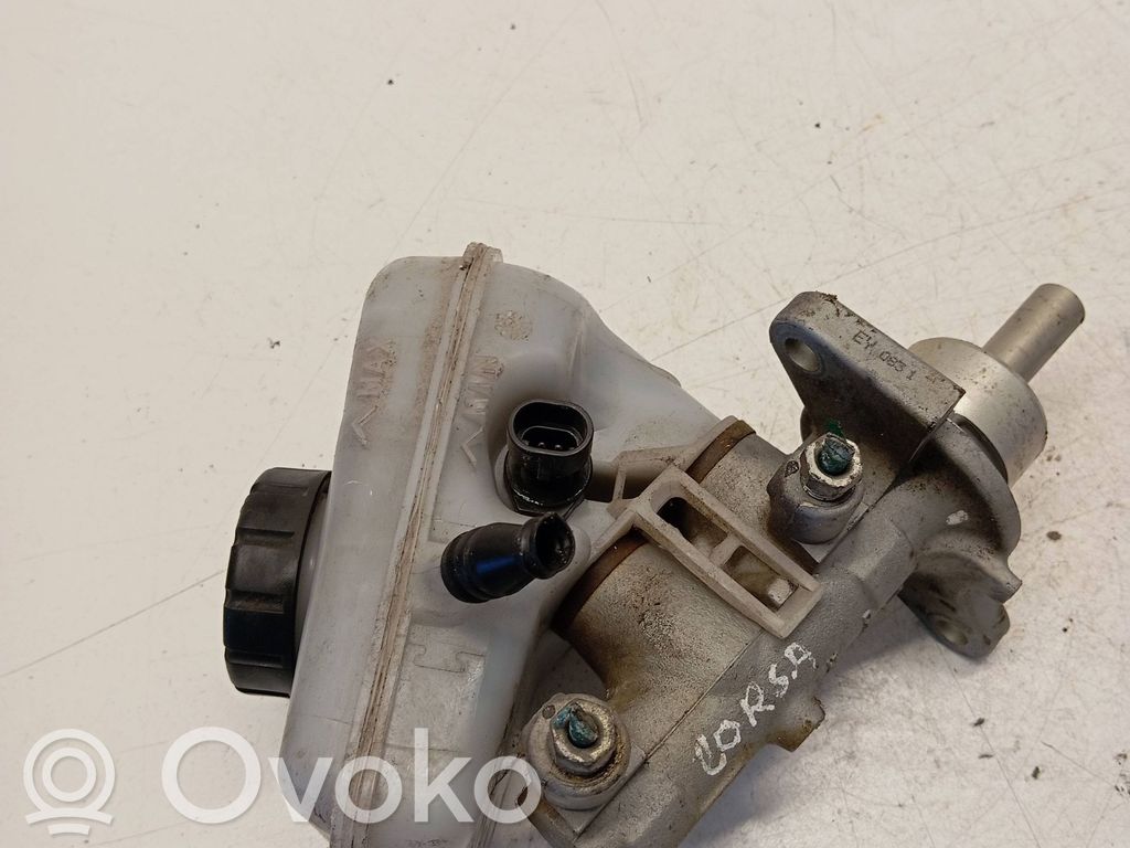 Opel Corsa C Pääjarrusylinteri 