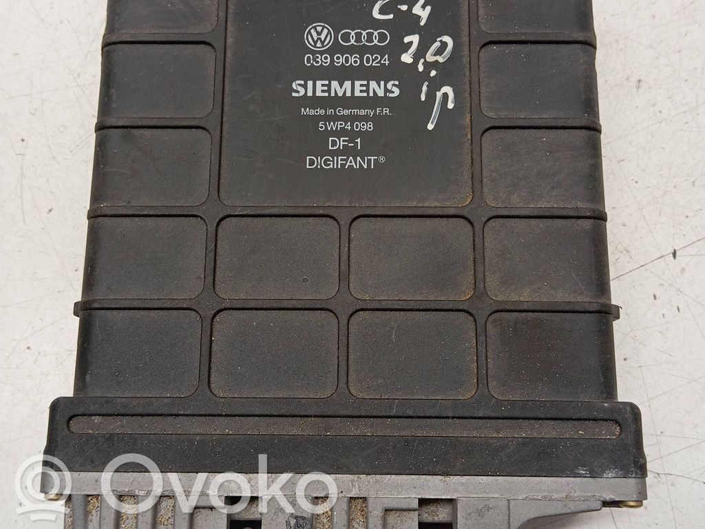 Audi 100 S4 C4 Engine control unit/module 
