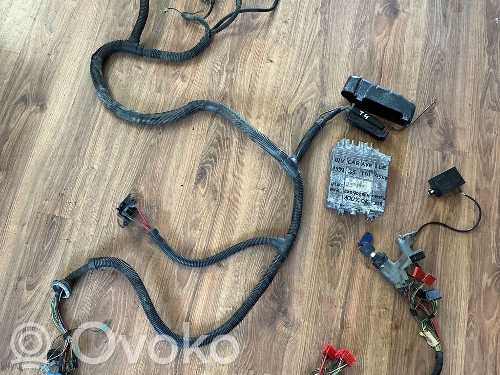 Volkswagen Transporter - Caravelle T4 Sterownik / Moduł ECU 