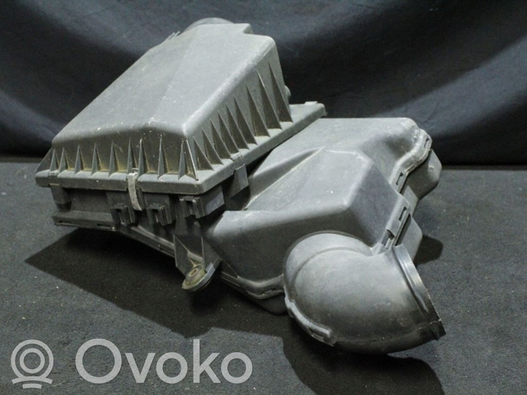 BMW 8 E31 Air filter box 