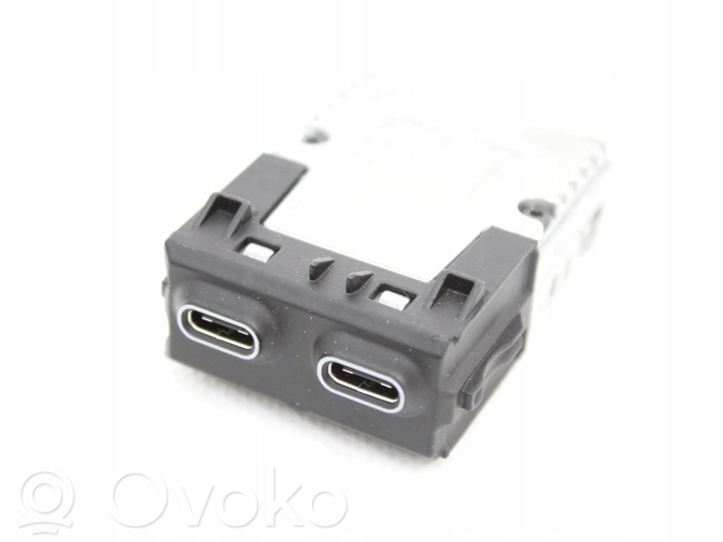 BMW 5 G60 G61 Gniazdo / Złącze USB 