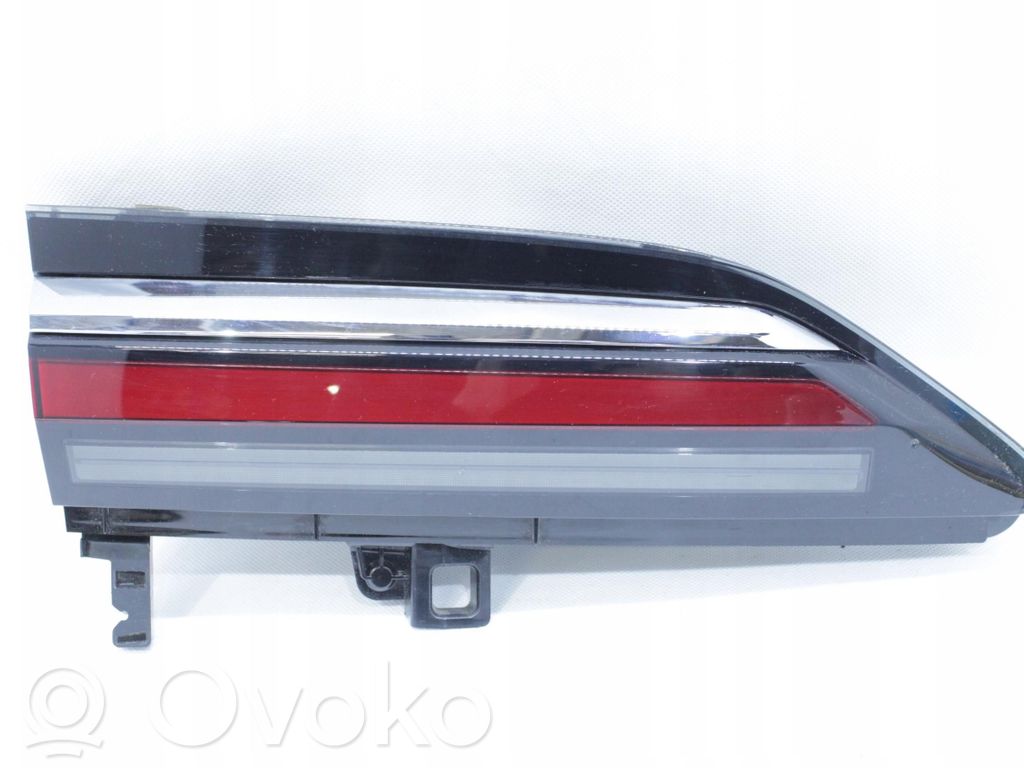 BMW 7 G70 Lampy tylnej klapy bagażnika 