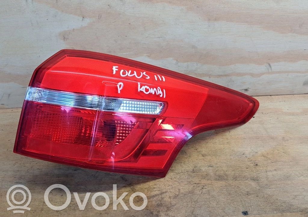 Rear/tail lights   F1EB13404EB