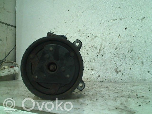 Opel Corsa B Compresseur de climatisation 