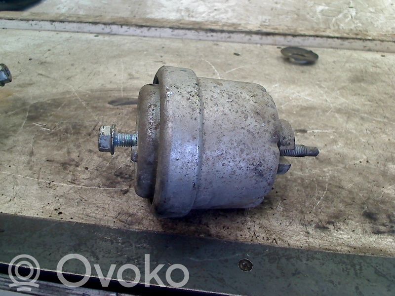 Opel Vectra B Engine mount bracket 