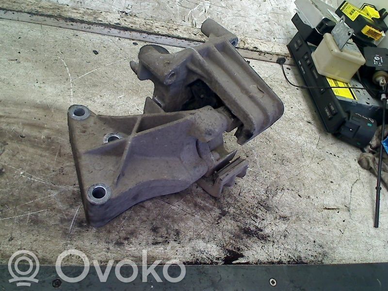 Opel Vectra B Engine mount bracket 