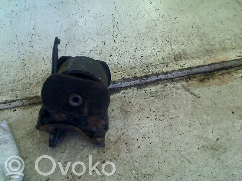 Engine mount bracket
