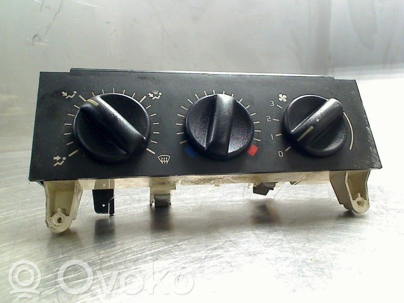 Comutator control ventilator interior