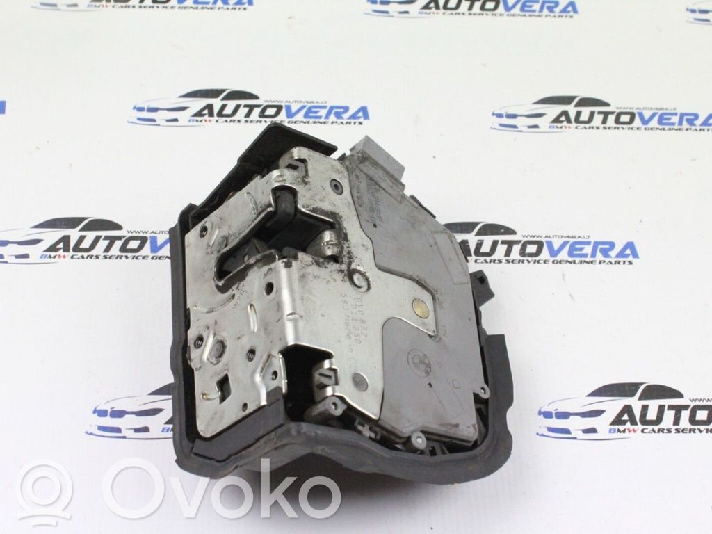 Front door lock   7011250