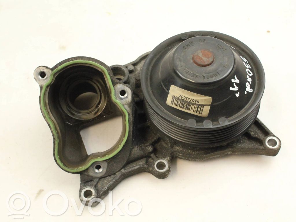 BMW 5 F10 F11 Vesipumppu 