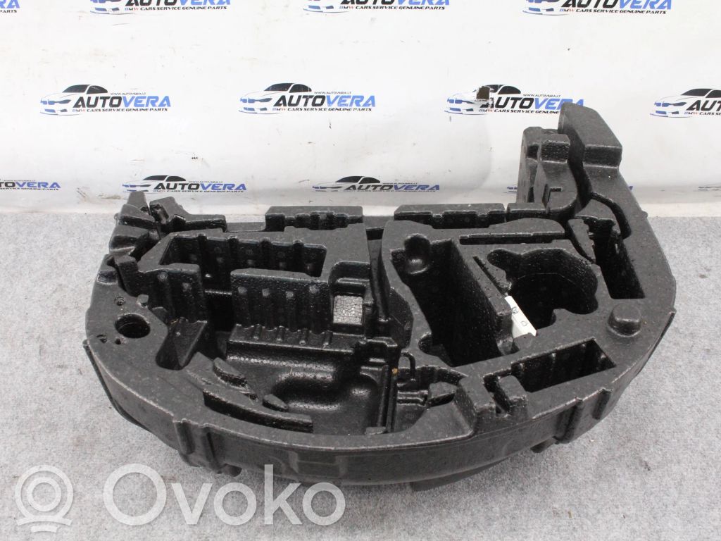 Other trunk/boot trim element   6948517