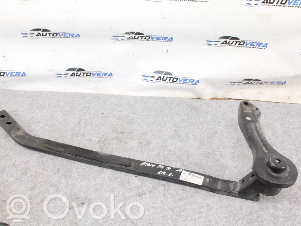 BMW 3 E92 E93 Cits aizmugures šasijas elements 
