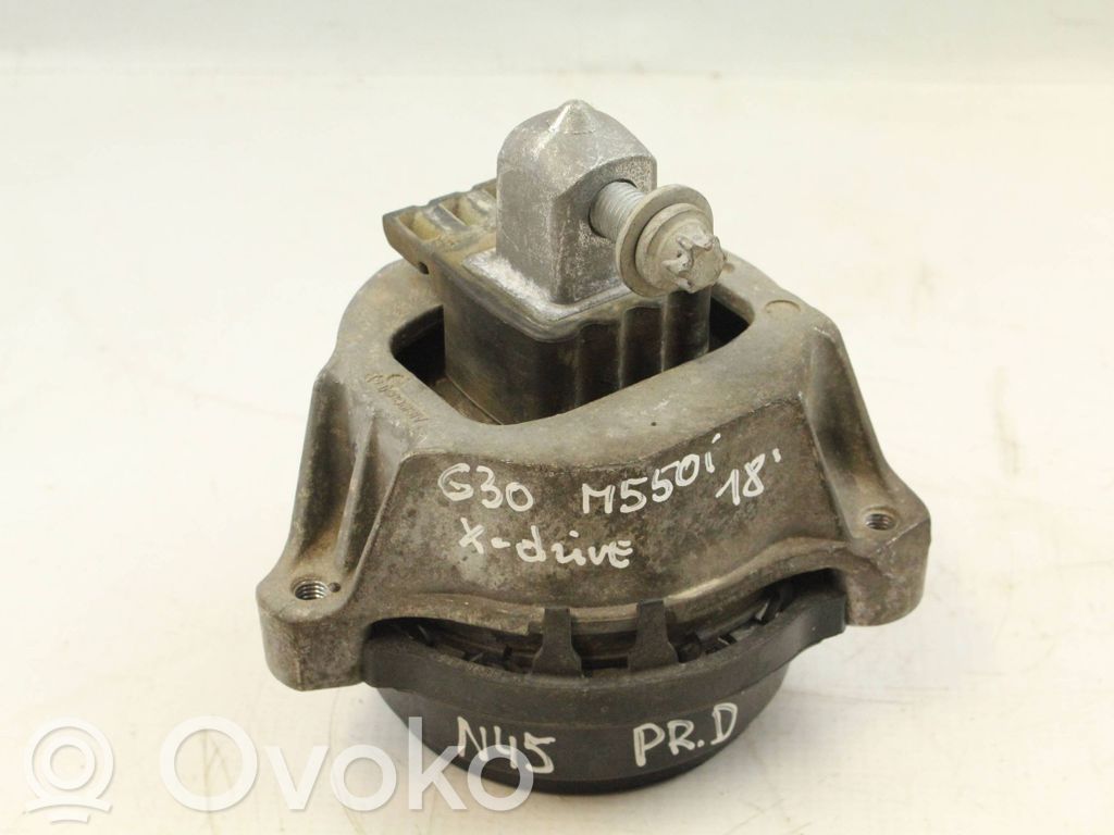 BMW 5 G30 G31 G38 Engine mount bracket 