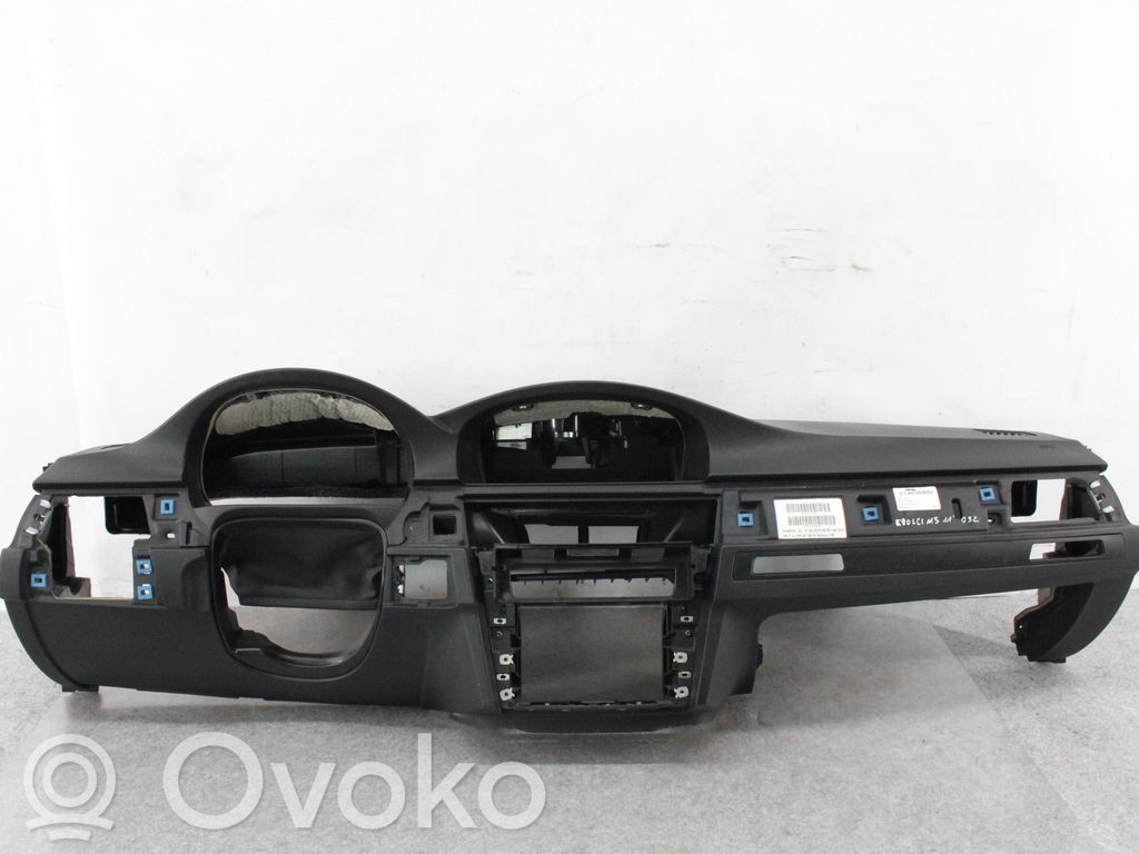 BMW 3 E90 E91 Panelis 
