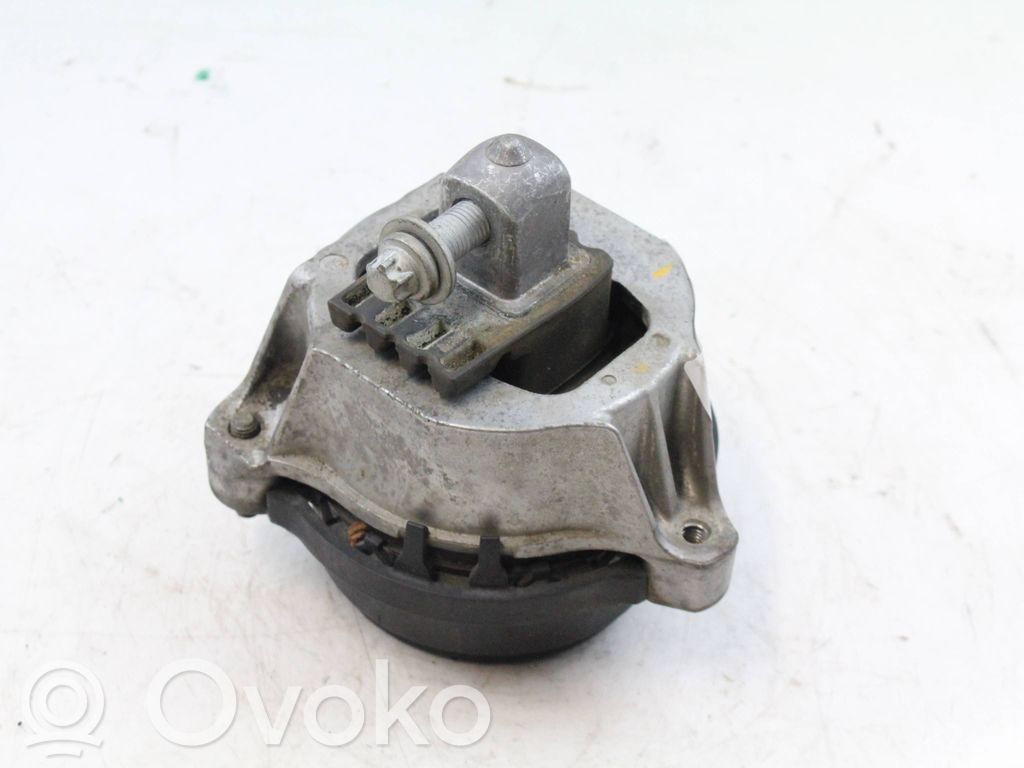 Engine mount bracket   6860457,22116860457