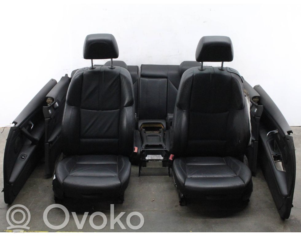 Interior set