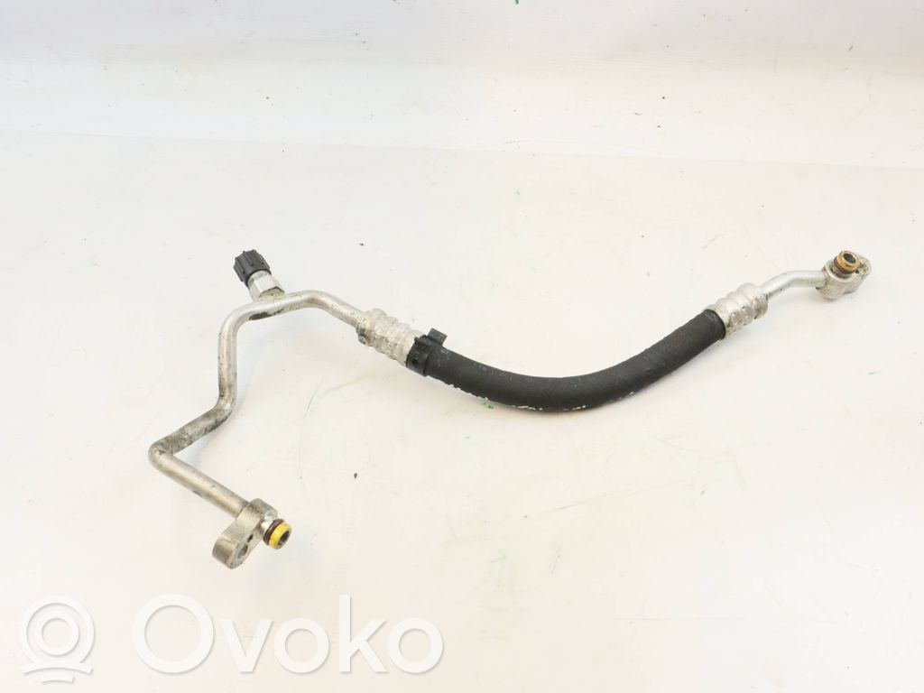 BMW 6 E63 E64 Ilmastointilaitteen putki (A/C) 