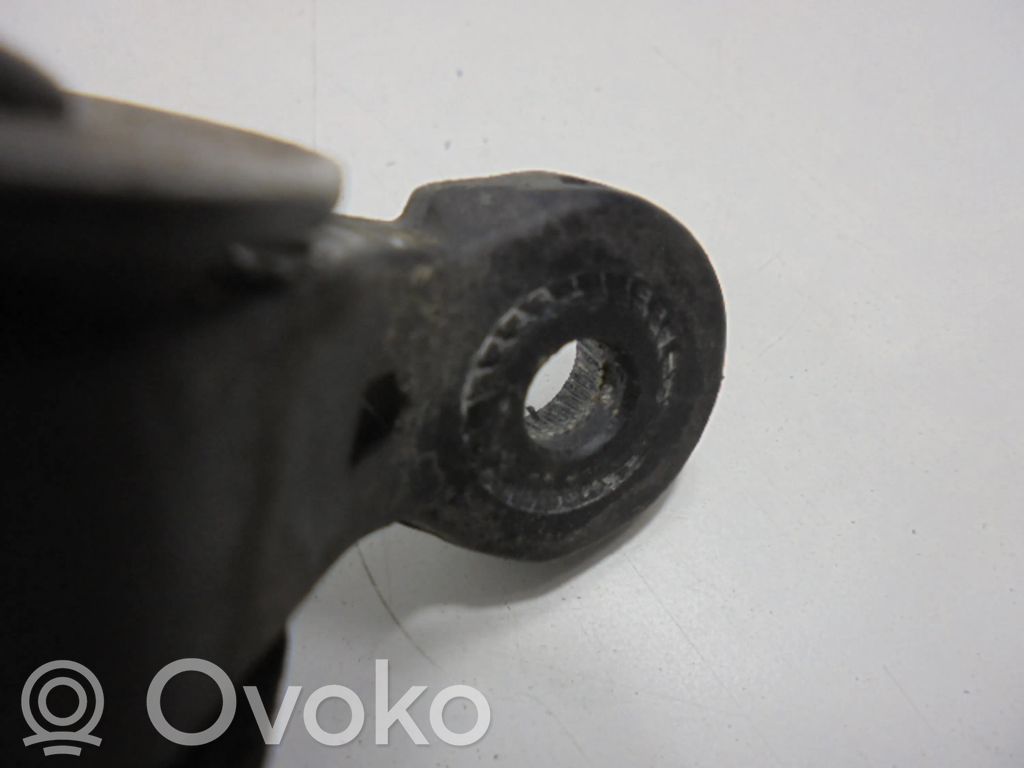 Front wiper blade arm
