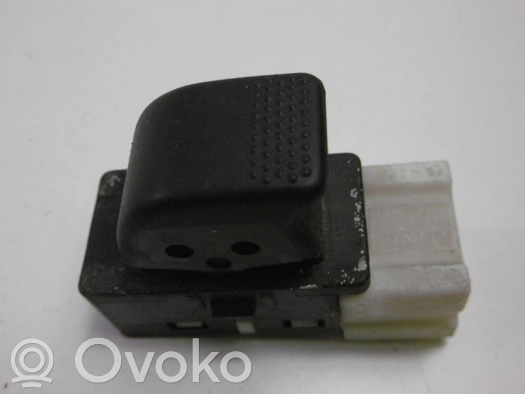 Electric window control switch   83071AE040,83071AE040