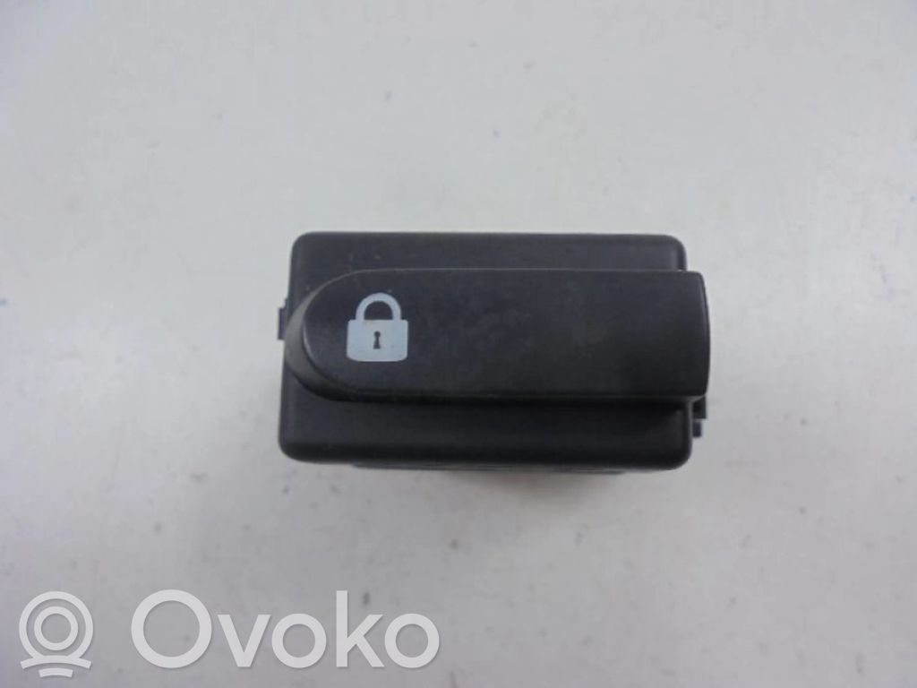 Renault Clio II Central locking switch button 