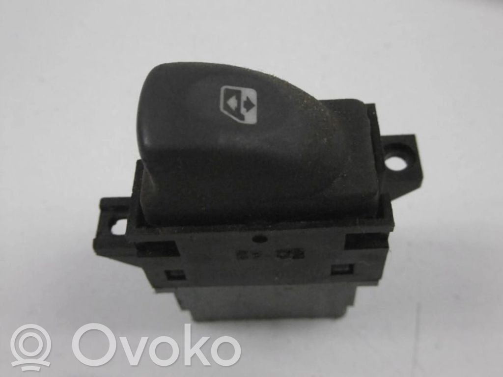 Renault Laguna I Electric window control switch 