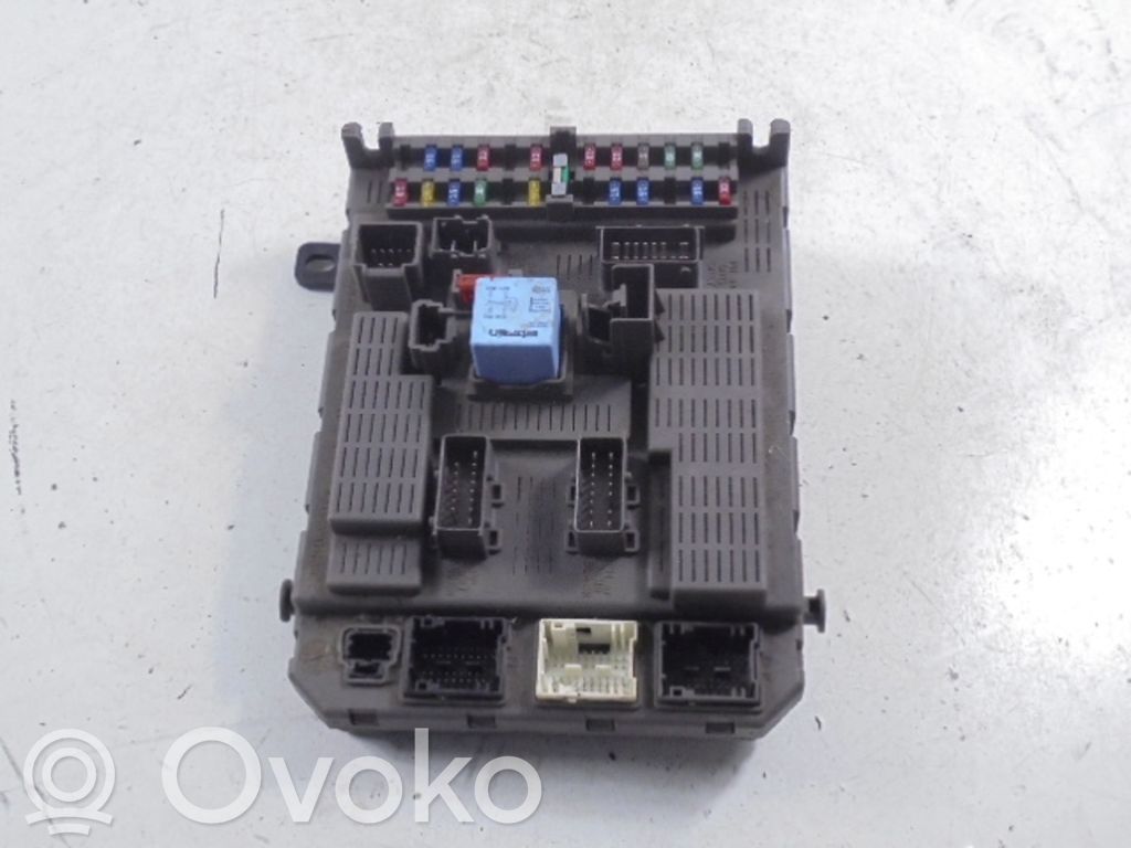 Citroen C5 Saugiklių dėžė (komplektas) 