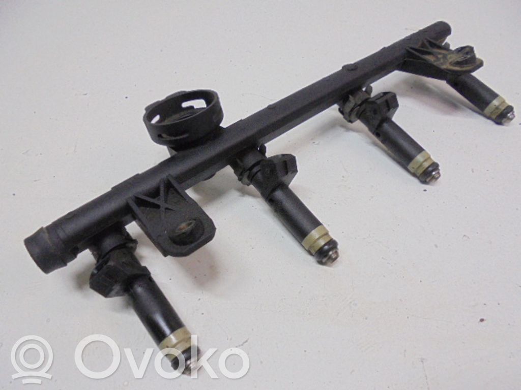Dacia Logan I Fuel injector 