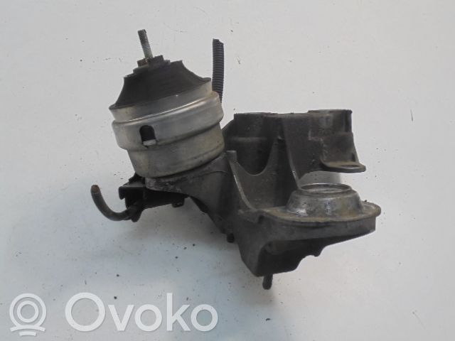Engine mounting bracket   8E0199352D,8E0199352D