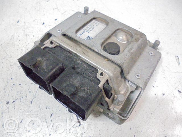 Engine control unit/module ECU   04C906020K,04C906020K
