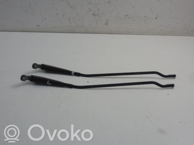 Opel Astra F Front wiper blade arm 