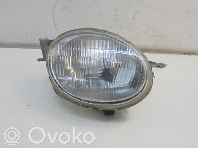 Toyota Corolla E110 Priekinis žibintas 