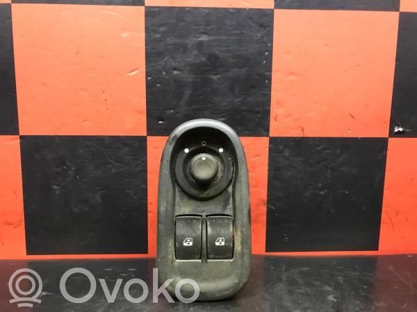 Opel Movano B Electric window control switch 