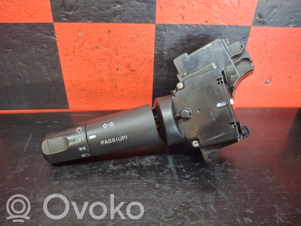 Light switch   MK645548