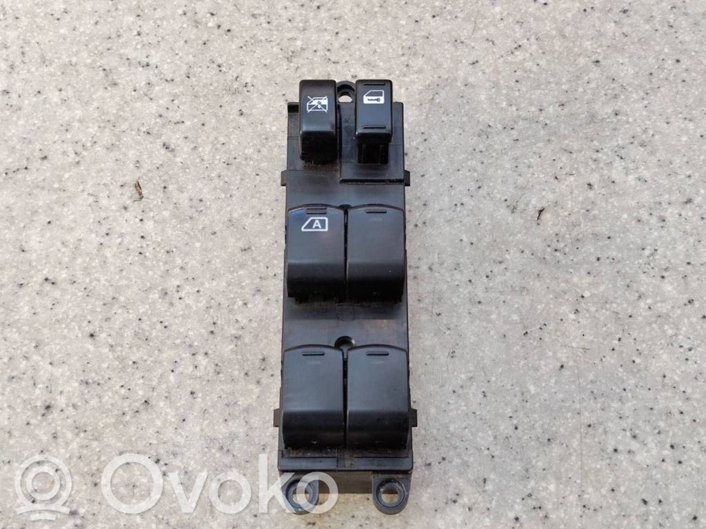 Subaru Forester SH Electric window control switch 